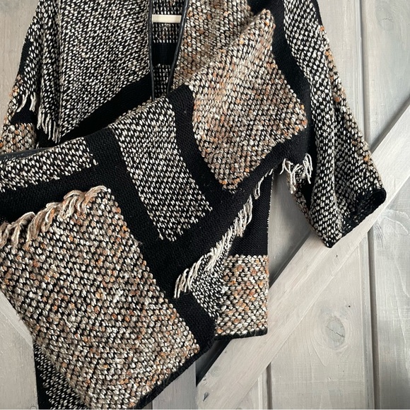 Chicos Women’s Fringe Open Cardigan black brown patterned knit size 1 medium - Picture 5 of 9